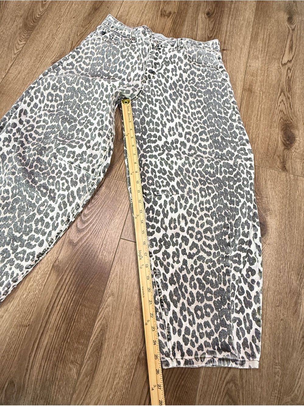 Kancan Xena Horseshoe Cheetah Print Stretch Jean
Size 11/29 - Picture 9 of 12